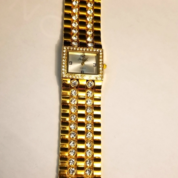 NWOT Gold tone Swarovski Crystals watch - Picture 3 of 4